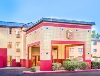 Super 8 By Wyndham Gilbert Hotel 2*